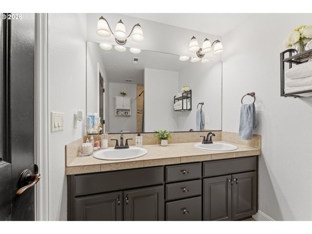 15501 Ne 17TH Cir, Vancouver, WA 98684