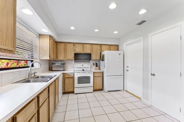 9860 Pecan Tree Drive A, Boynton Beach, FL 33436