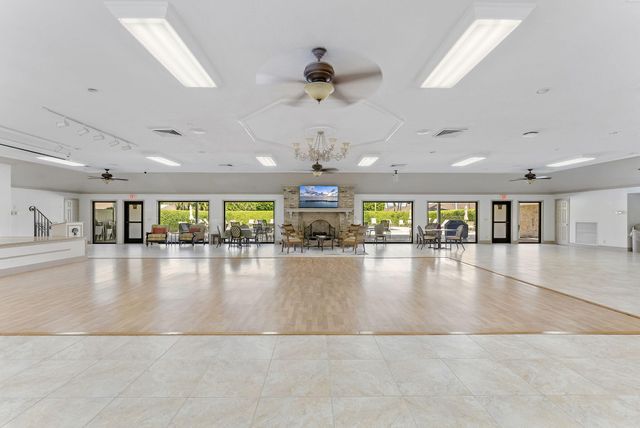 9860 Pecan Tree Drive A, Boynton Beach, FL 33436