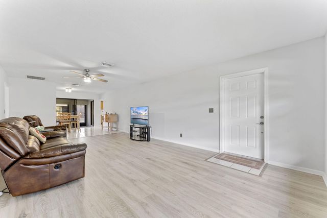 9860 Pecan Tree Drive A, Boynton Beach, FL 33436