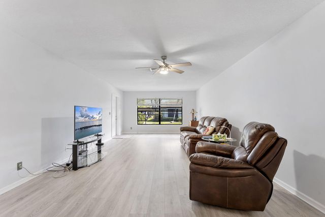 9860 Pecan Tree Drive A, Boynton Beach, FL 33436