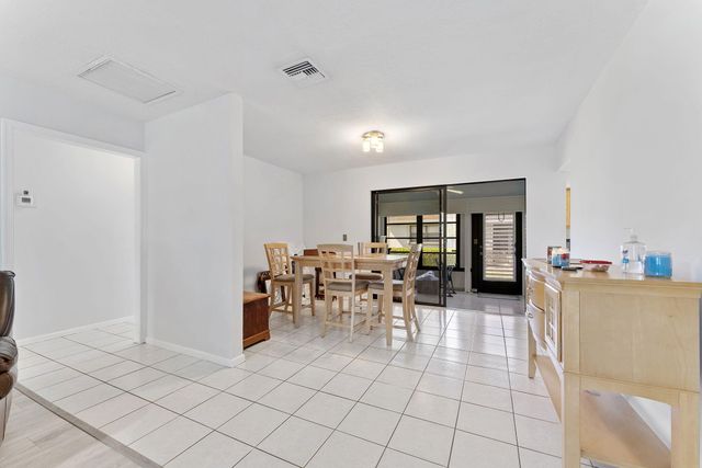 9860 Pecan Tree Drive A, Boynton Beach, FL 33436