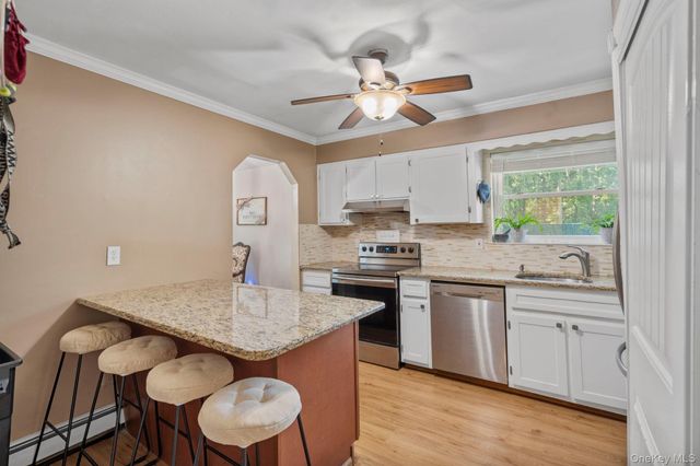 28 Yaphank Avenue, Brookhaven, NY 11719