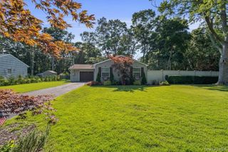 28 Yaphank Avenue, Brookhaven, NY 11719