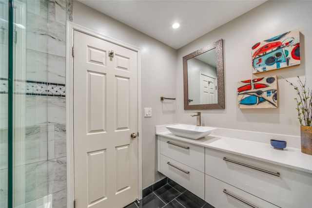 3030 Mckinney Avenue 2005, Dallas, TX 75204