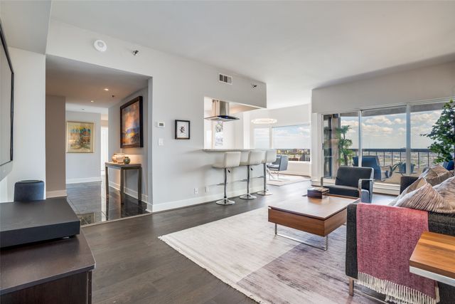 3030 Mckinney Avenue 2005, Dallas, TX 75204