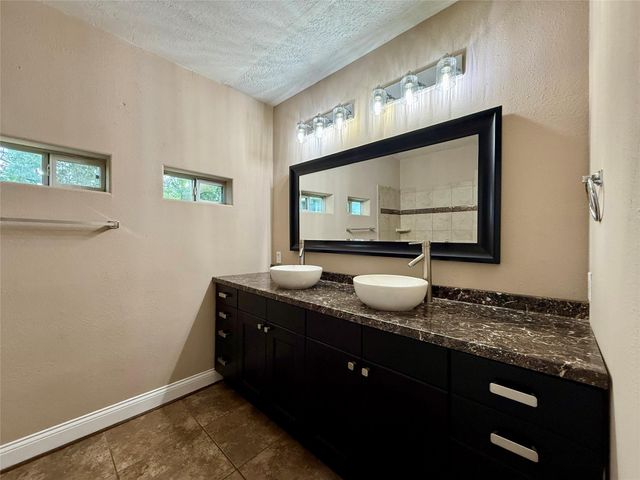 1105 Melbourne Street, Houston, TX 77022