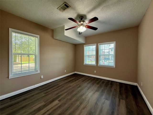 1105 Melbourne Street, Houston, TX 77022