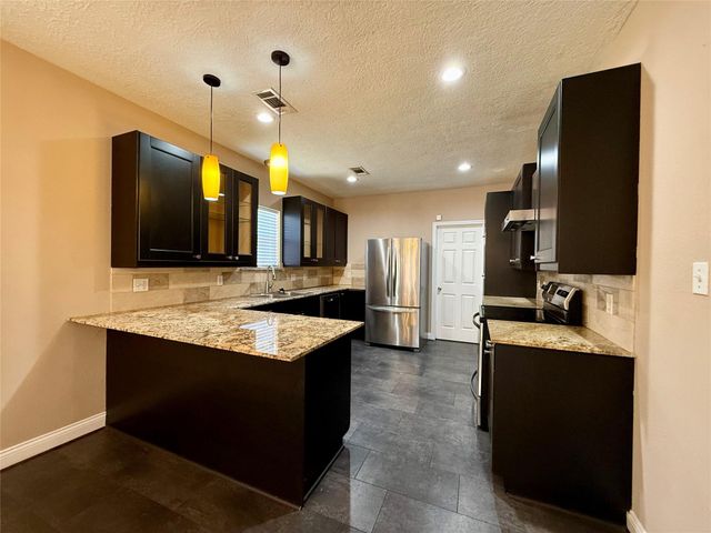 1105 Melbourne Street, Houston, TX 77022