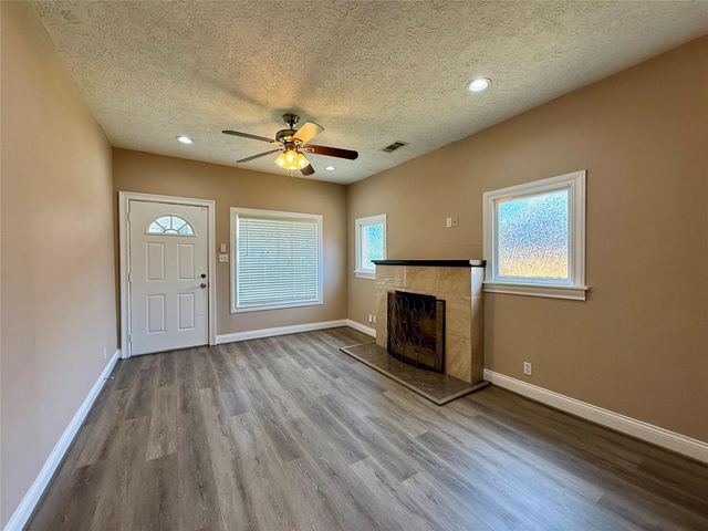 1105 Melbourne Street, Houston, TX 77022