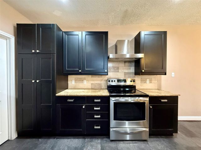1105 Melbourne Street, Houston, TX 77022