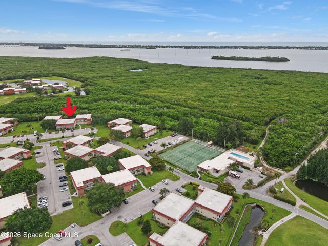 52 Woodland Drive 103, Vero Beach, FL 32962