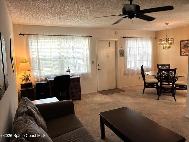 52 Woodland Drive 103, Vero Beach, FL 32962