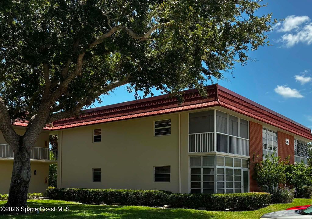 52 Woodland Drive 103, Vero Beach, FL 32962