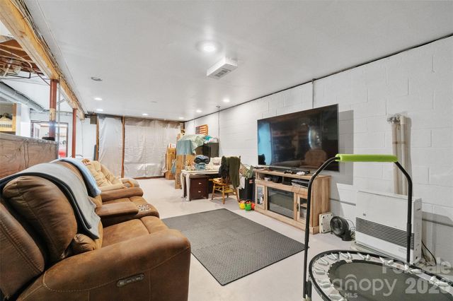 229 Oakridge Road, Stanley, NC 28164