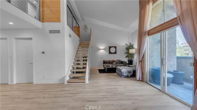 320 E Stocker 304, Glendale, CA 91207