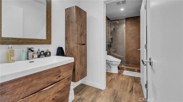 320 E Stocker 304, Glendale, CA 91207