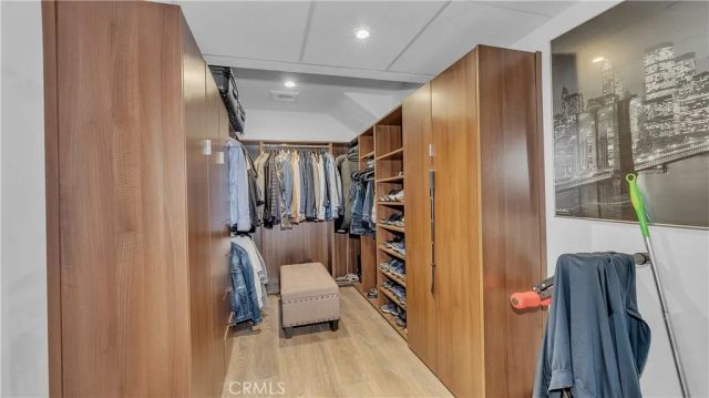 320 E Stocker 304, Glendale, CA 91207