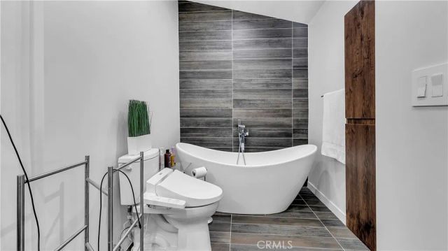 320 E Stocker 304, Glendale, CA 91207