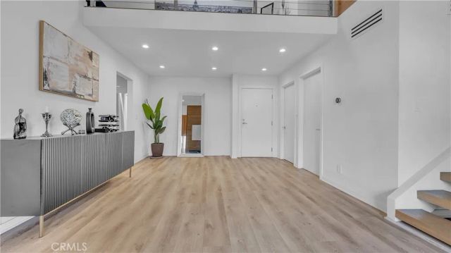 320 E Stocker 304, Glendale, CA 91207