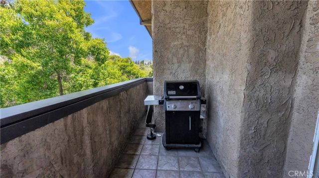 320 E Stocker 304, Glendale, CA 91207