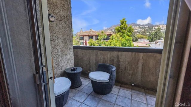 320 E Stocker 304, Glendale, CA 91207