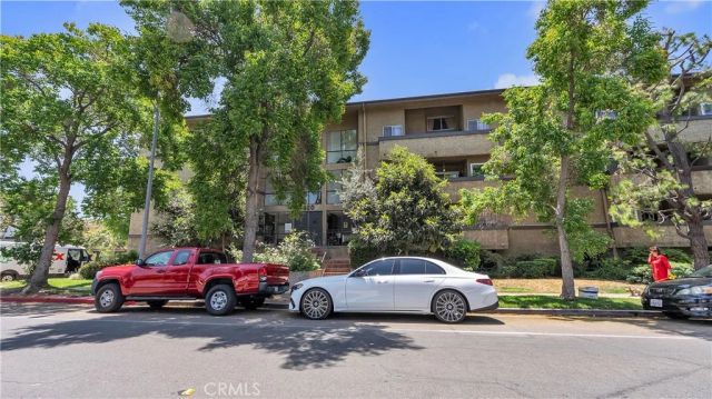 320 E Stocker 304, Glendale, CA 91207
