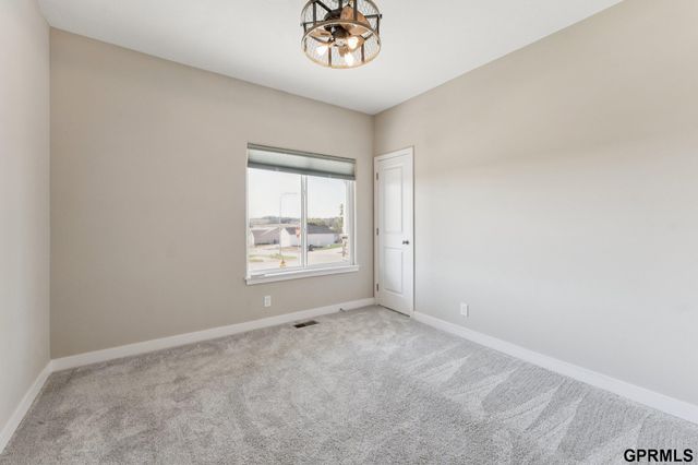 17676 Potter Street, Bennington, NE 68007