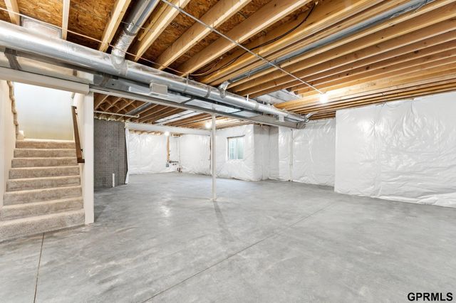 17676 Potter Street, Bennington, NE 68007