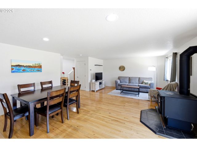 1008 GRANT St, Lafayette, OR 97127