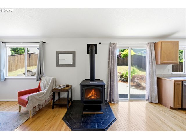 1008 GRANT St, Lafayette, OR 97127