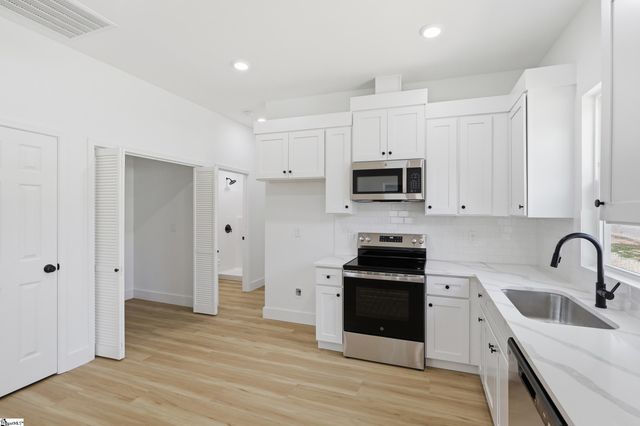 706 Gray Street, Woodruff, SC 29388