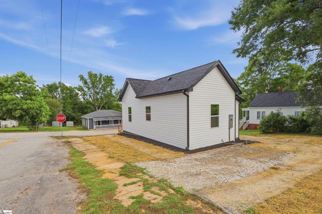 706 Gray Street, Woodruff, SC 29388