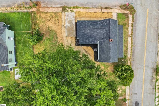 706 Gray Street, Woodruff, SC 29388