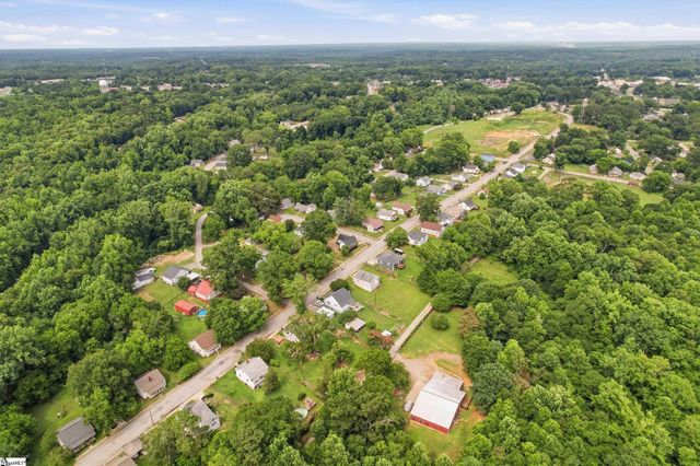 706 Gray Street, Woodruff, SC 29388