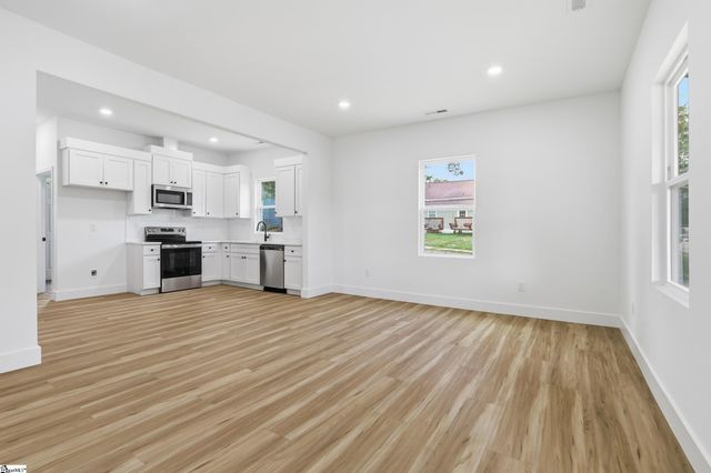 706 Gray Street, Woodruff, SC 29388