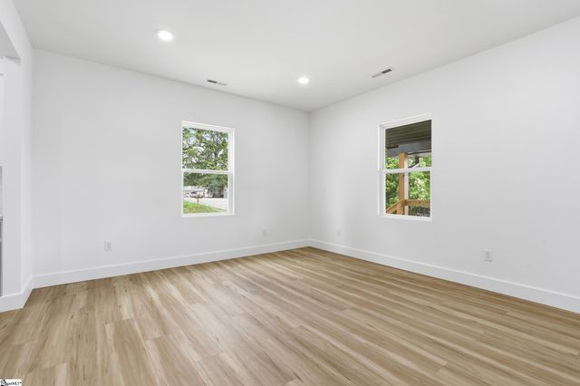 706 Gray Street, Woodruff, SC 29388