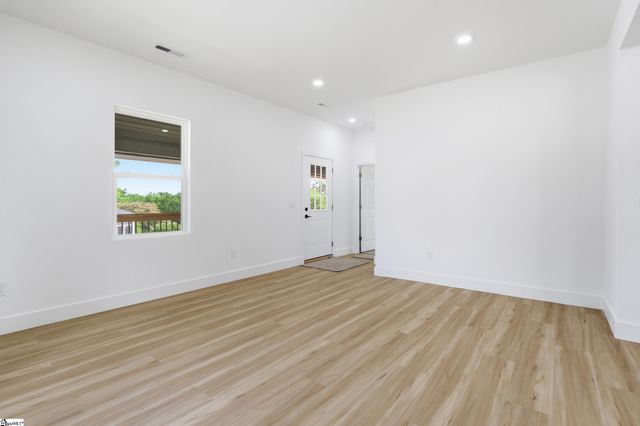 706 Gray Street, Woodruff, SC 29388