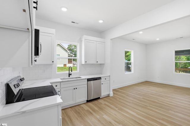 706 Gray Street, Woodruff, SC 29388