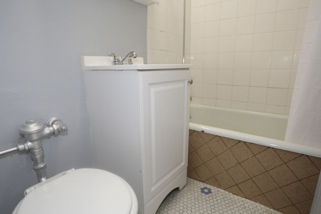 4608 N Beacon Street 4D, Chicago, IL 60640