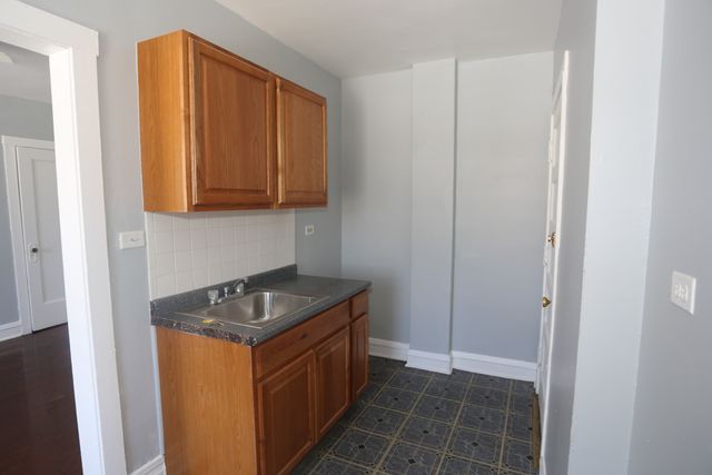 4608 N Beacon Street 4D, Chicago, IL 60640