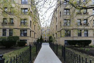 4608 N Beacon Street 4D, Chicago, IL 60640