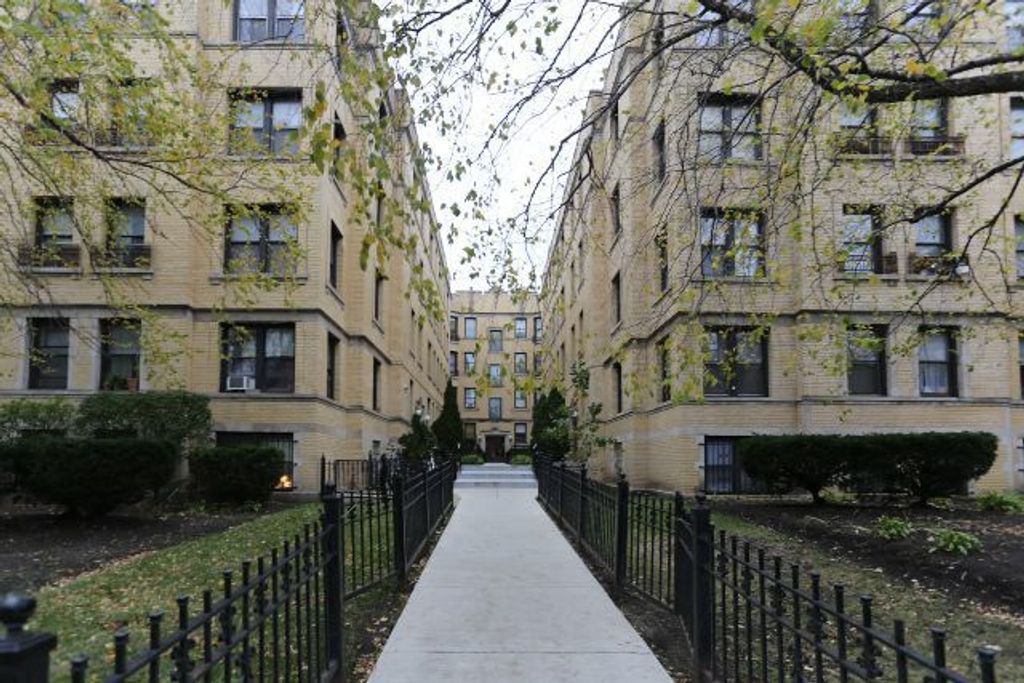 4608 N Beacon Street 4D, Chicago, IL 60640