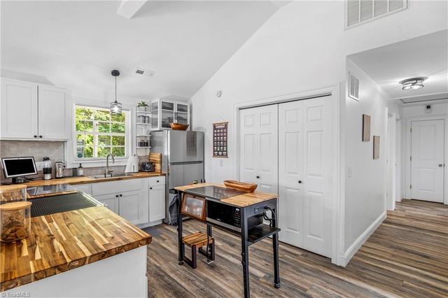 505 Kent Court, High Point, NC 27260