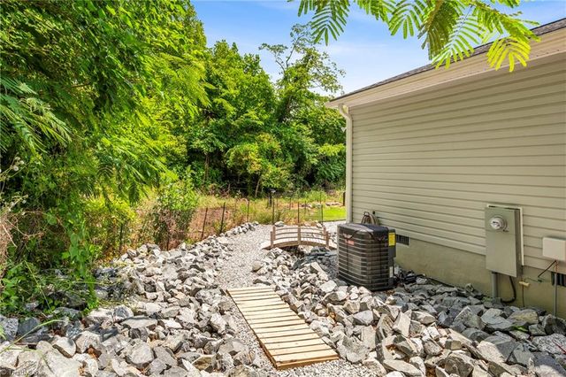 505 Kent Court, High Point, NC 27260
