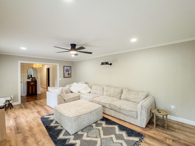 1506 Hillwood Cir, Lafayette, TN 37083