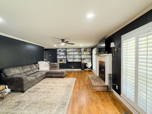 1506 Hillwood Cir, Lafayette, TN 37083