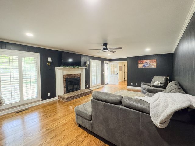 1506 Hillwood Cir, Lafayette, TN 37083