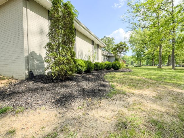 1506 Hillwood Cir, Lafayette, TN 37083