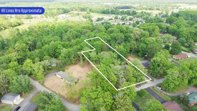 1506 Hillwood Cir, Lafayette, TN 37083
